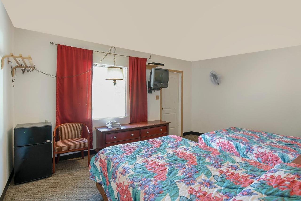 Hotel O Near Fanning Springs State Park Us Hwy 98 Old Town Экстерьер фото