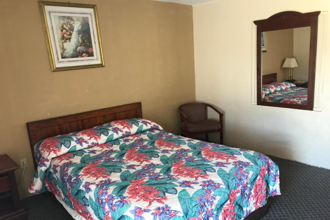 Hotel O Near Fanning Springs State Park Us Hwy 98 Old Town Экстерьер фото