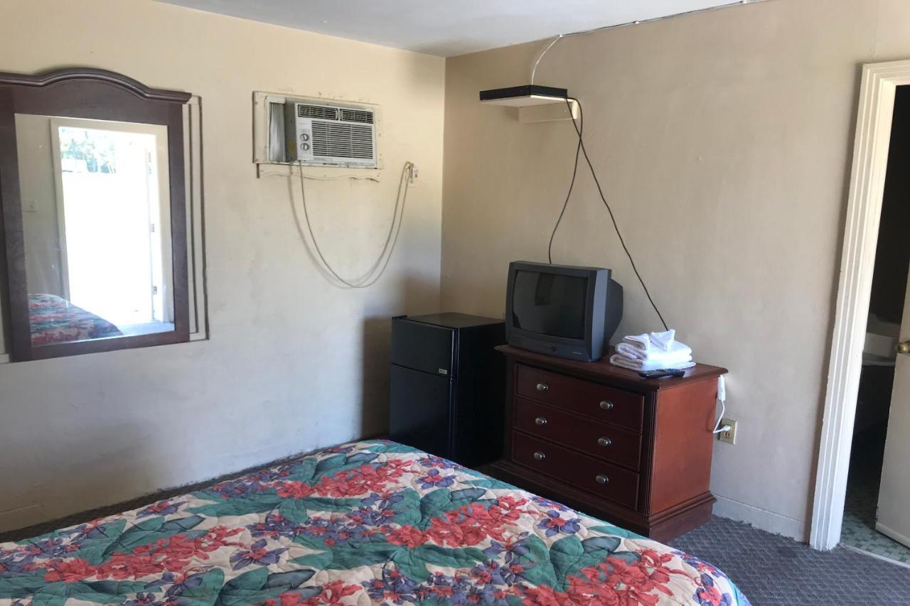 Hotel O Near Fanning Springs State Park Us Hwy 98 Old Town Экстерьер фото